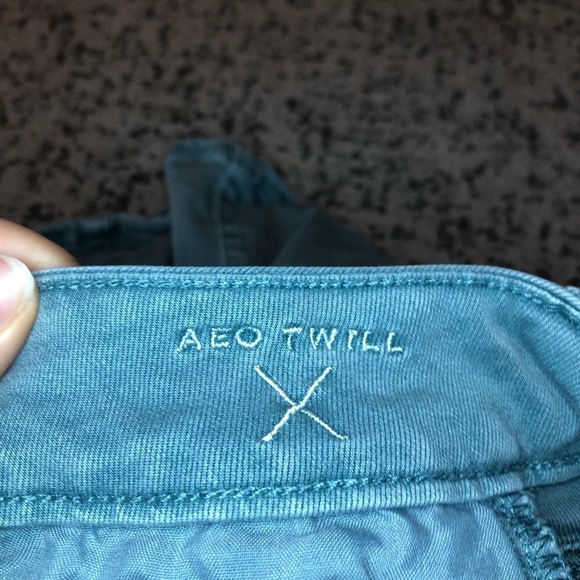 American Eagle AEO Twill X midi Green Shorts Size 0 - Picture 5 of 9